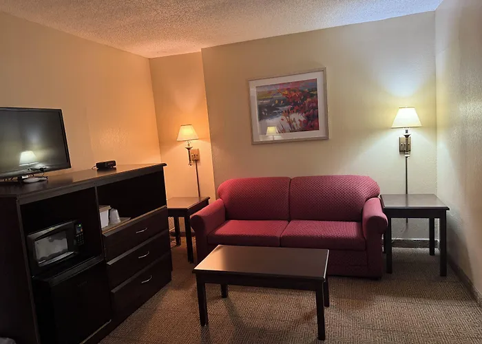Clinton Inn & Suites