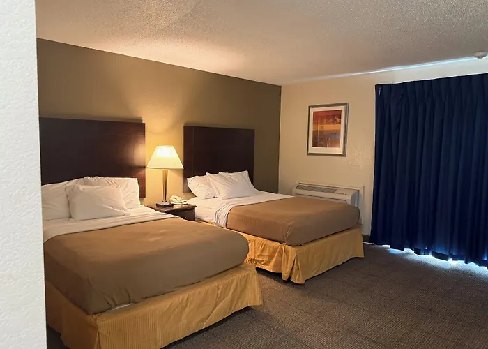 Clinton Inn & Suites