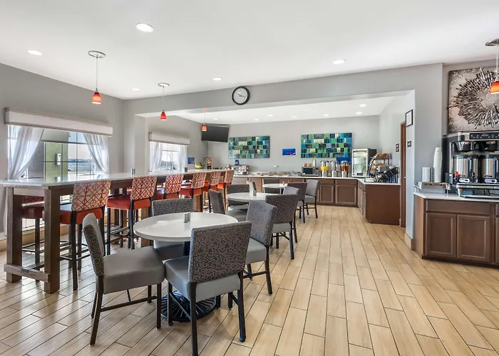 Best Western Club House Inn & Suites