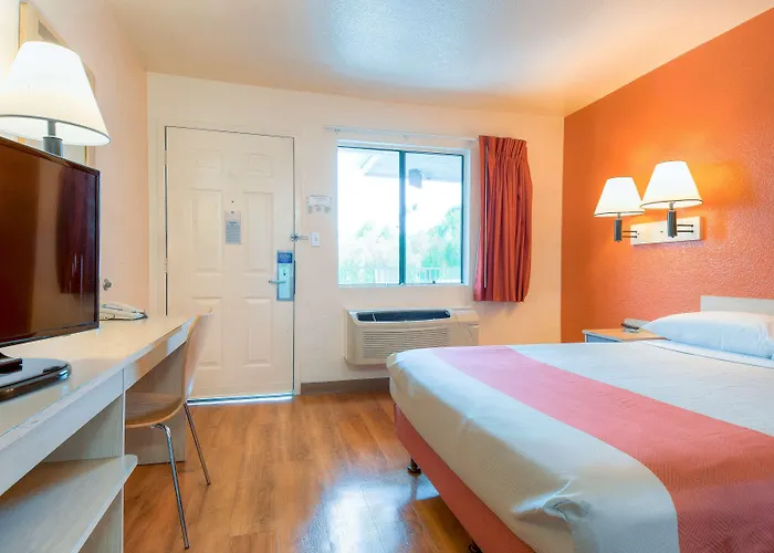 Motel 6-El Cajon, Ca - San Diego