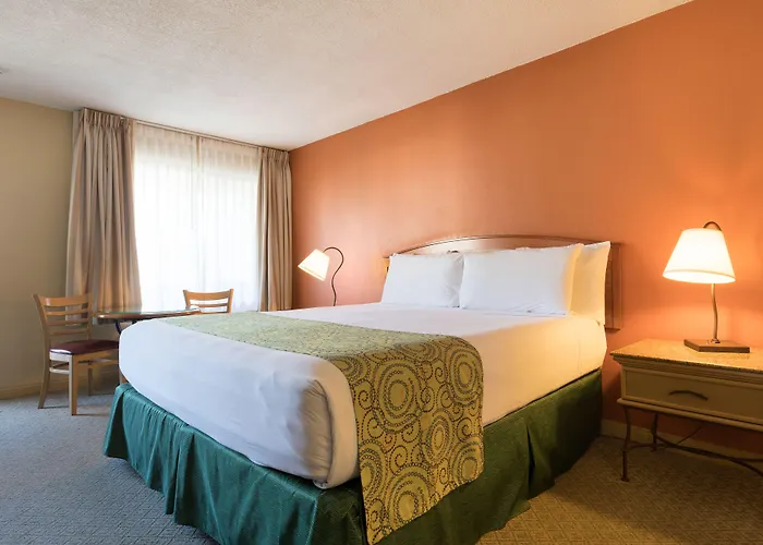 Sandpiper Lodge - Santa Barbara