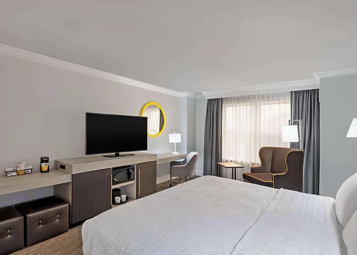 Hampton Inn & Suites Stamford