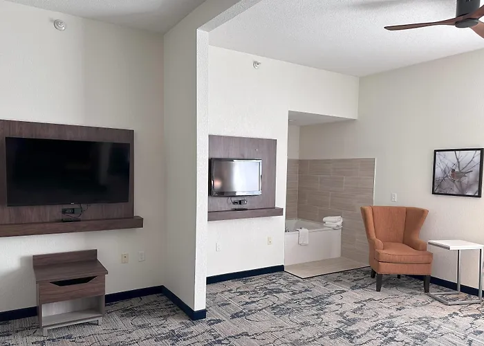 La Quinta By Wyndham Milwaukee Sw New Berlin