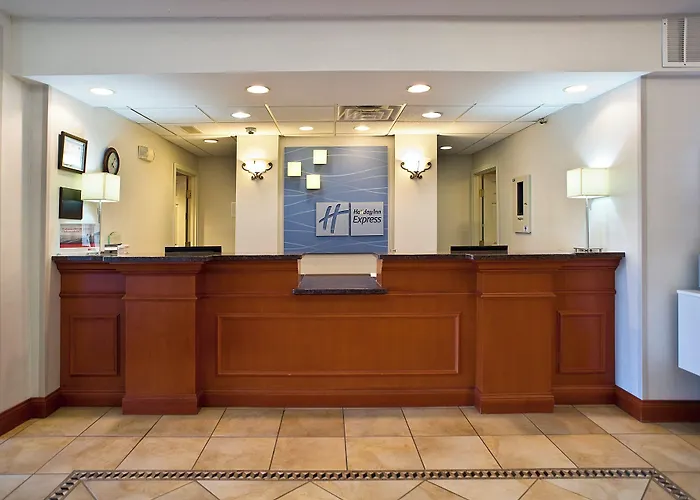 Holiday Inn Express & Suites Vermillion By Ihg