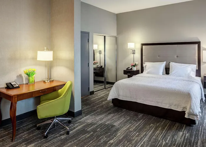 Hampton Inn & Suites Palm Desert