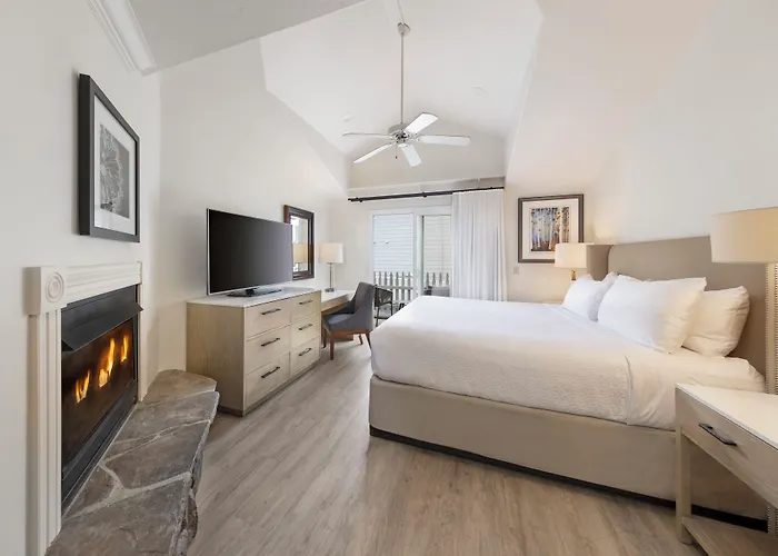 Pelican Inn & Suites