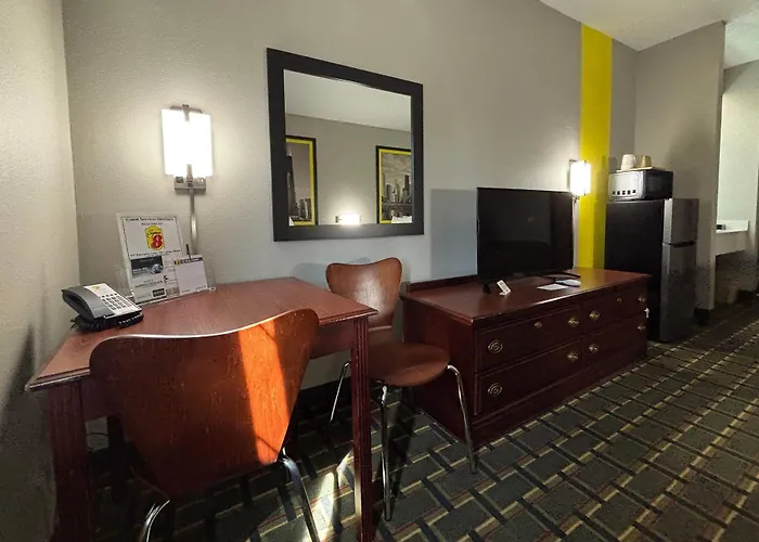 Super 8 By Wyndham Mt. Carmel Il