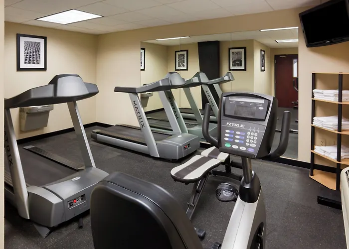 Holiday Inn Express & Suites Aberdeen By Ihg