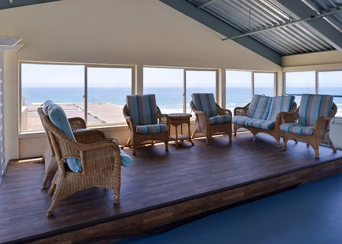 Edgewater Inn And Suites