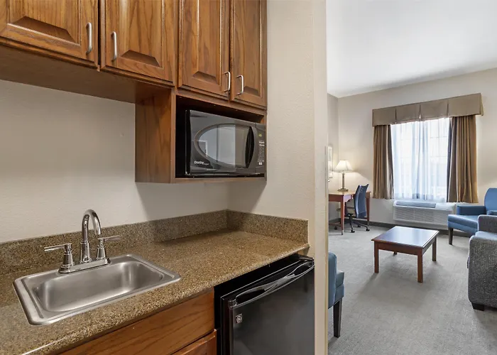 Best Western Plus Executive Hotel & Suites