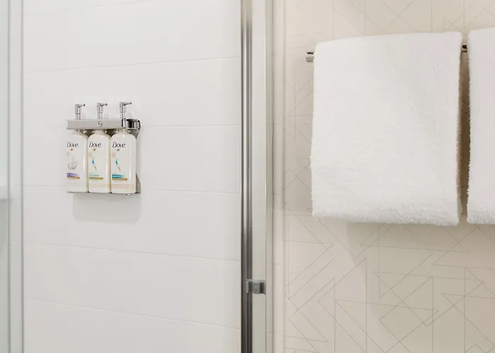 Holiday Inn Express Garden City East By Ihg