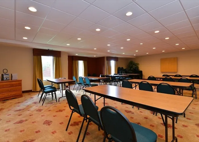 Holiday Inn Express Hotel & Suites Petersburg/Dinwiddie By Ihg