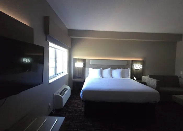 Reston Inn & Suites