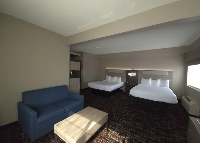 Reston Inn & Suites