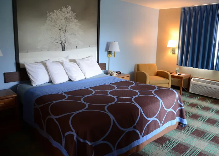 Super 8 By Wyndham Centerville