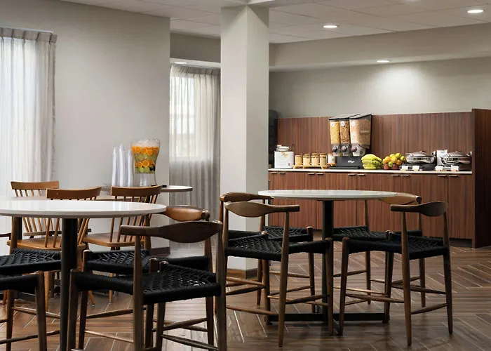 Fairfield Inn & Suites By Marriott Newark Liberty International Airport