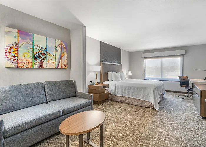 Best Western Valencia/Six Flags Inn & Suites