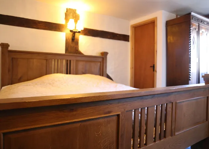 Chequers Inn Hotel
