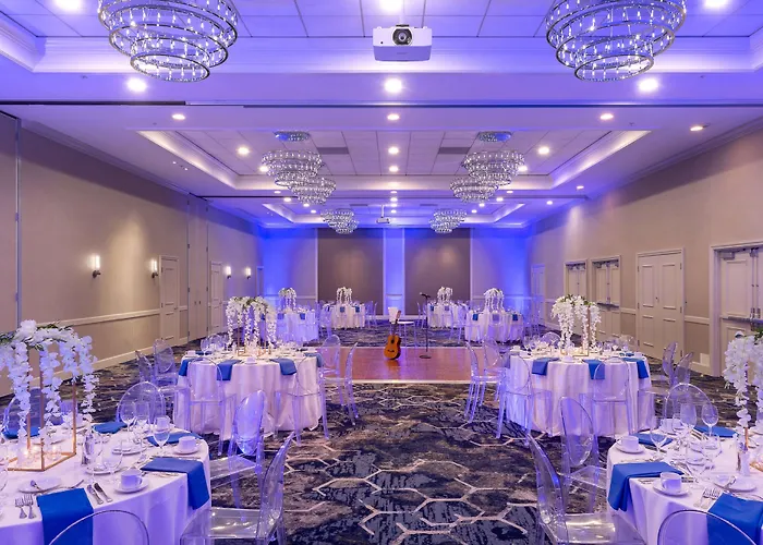 Juniper Hotel Cupertino, Curio Collection By Hilton