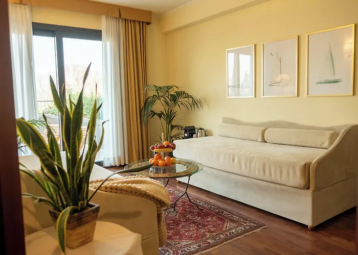 Admiral Hotel Villa Erme
