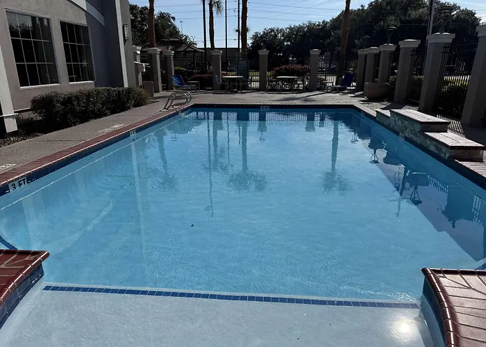 La Quinta Inn & Suites Beaumont West