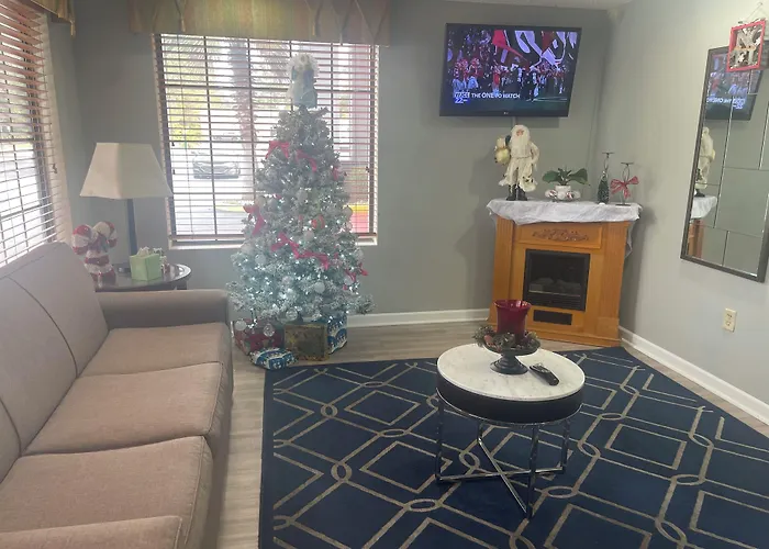 Red Roof Inn & Suites Hinesville
