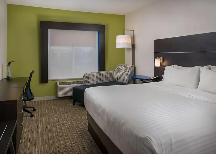 Holiday Inn Express Lawrence By Ihg