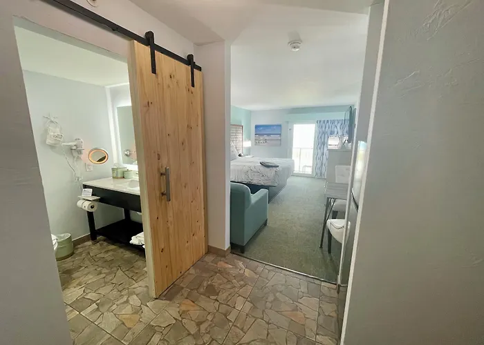 Ocean Sands Beach Boutique Inn-1 Acre Private Beach-St Augustine Historic-2 Miles-Shuttle With Downtown Tour-Heated Salt Water Pool Until 420Am-Popcorn-Cookies-New 4K Usd Black Beds- 69 Item Breakfast-Eggs-Bacon-Starbucks- Free Laundry- #904-799-Sand
