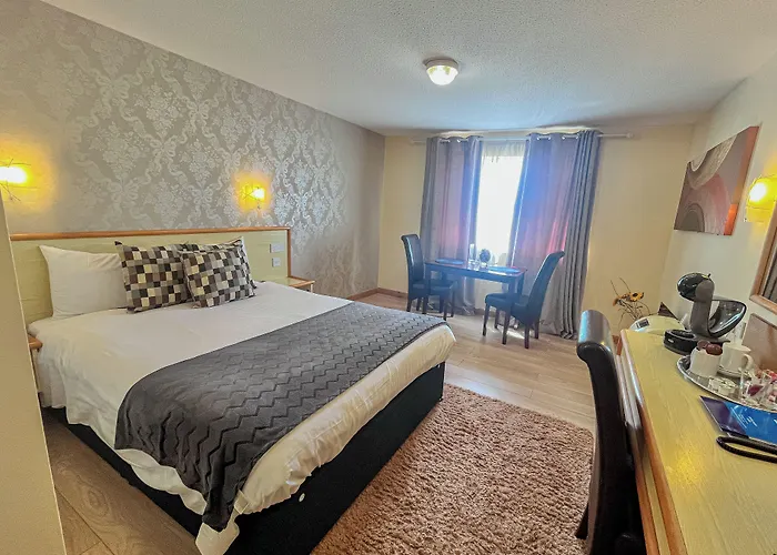 Travel Plaza Hotel
