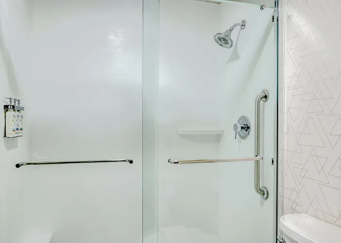 Holiday Inn Express Hotel & Suites Columbus Airport By Ihg