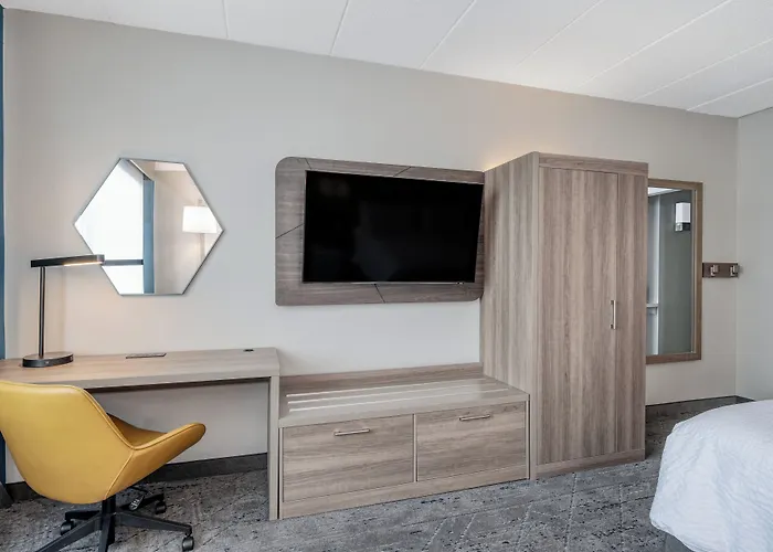 Holiday Inn Express Hotel & Suites Columbus Airport By Ihg