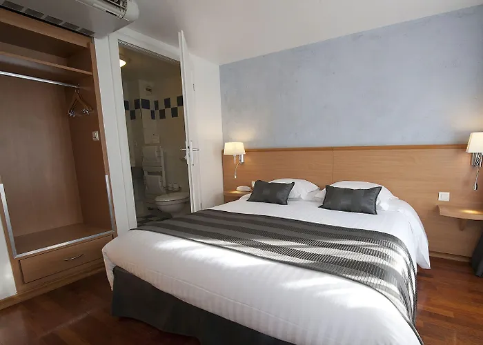 Hotel Le Grillon