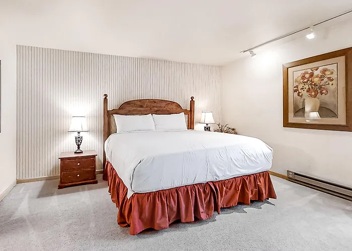 Kutuk 112 - Luxury Condo W/ A Shared Sundeck & Hot Tubs - Near Hiking & Biking Trails