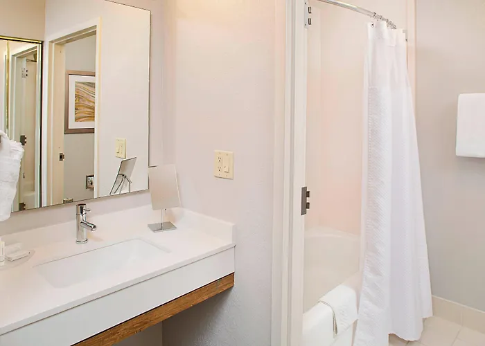 Courtyard By Marriott West Palm Beach Airport