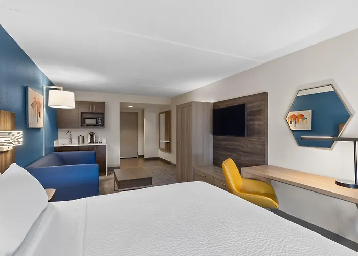 Holiday Inn Express & Suites Danbury - I-84 By Ihg