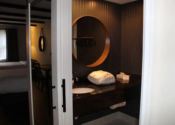 The Century House Latham - North Albany, An Ascend Collection Hotel