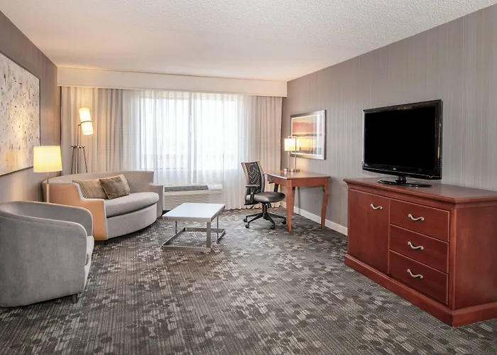 Courtyard By Marriott Newark Silicon Valley