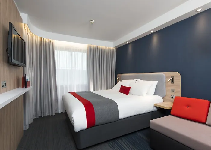 Holiday Inn Express London Luton Airport By Ihg