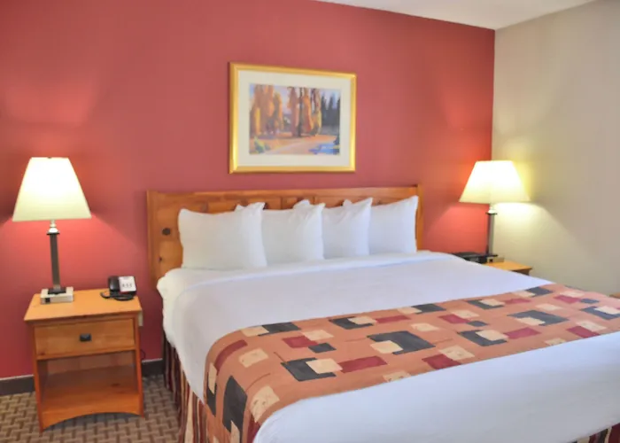 Cresthill Suites Syracuse