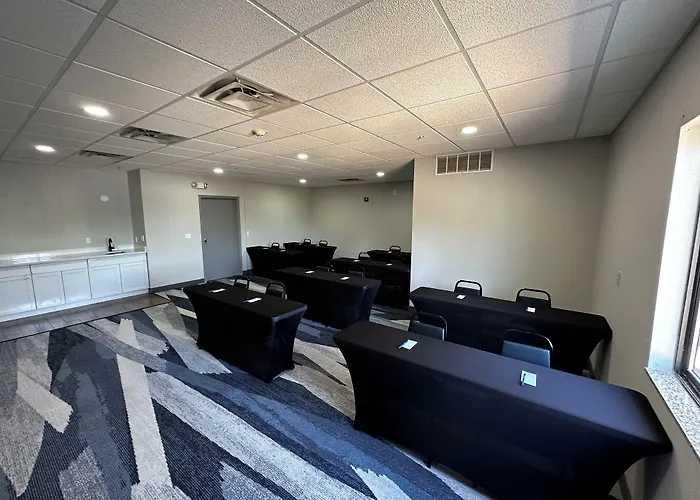 Comfort Suites Auburn Hills-Detroit