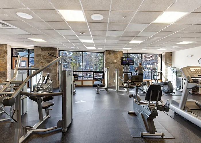 Luxurious, Walk-To-Lift Condo With 2 Balconies, Scenic Views, Pool & Hot Tubs