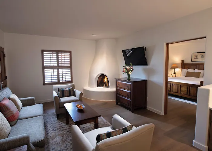 Pinon Court By La Fonda