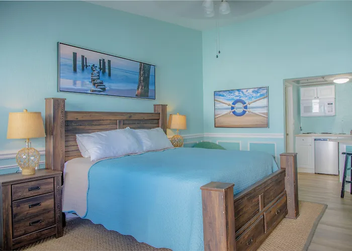 Sea And Breeze Hotel And Condo