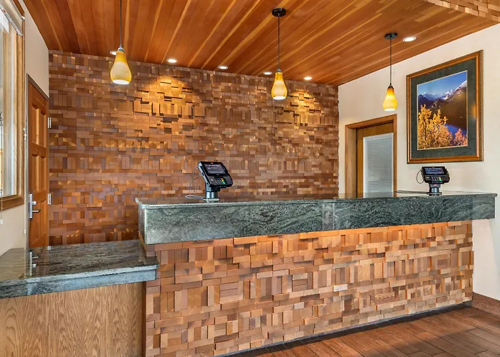 Best Western Plus Silver Saddle Inn