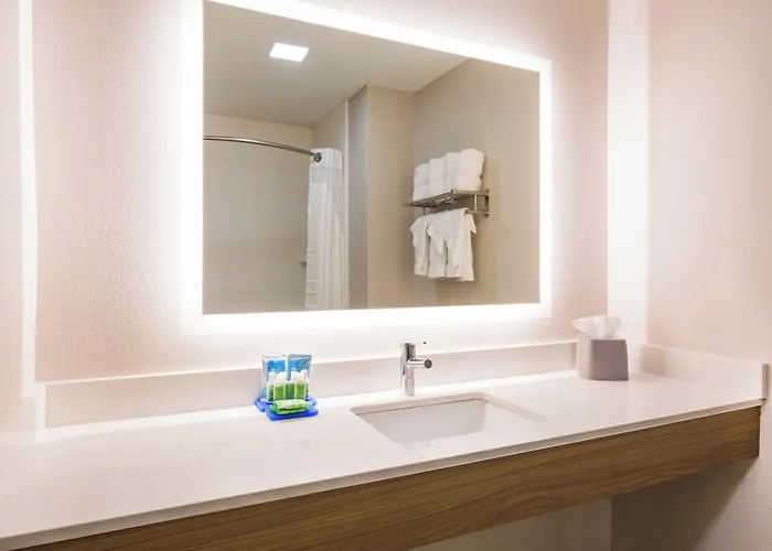 Holiday Inn Express - Plymouth By Ihg