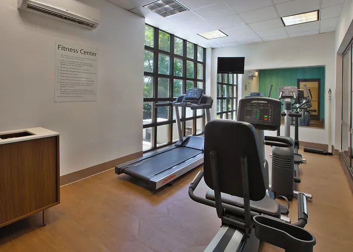 Holiday Inn Express Hotel & Suites Cincinnati Northeast-Milford By Ihg
