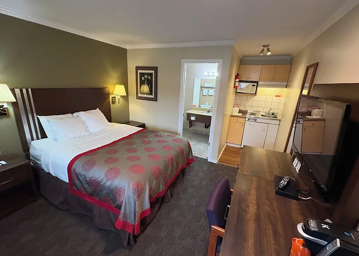 Grand Forks Inn