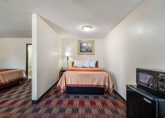Americas Best Value Inn & Suites Harrisonville