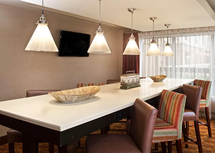 Hampton Inn & Suites N Ft Worth-Alliance Airport
