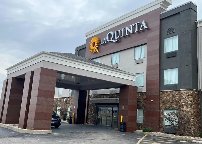 La Quinta Inn & Suits By Wyndham Pontoon Beach Il